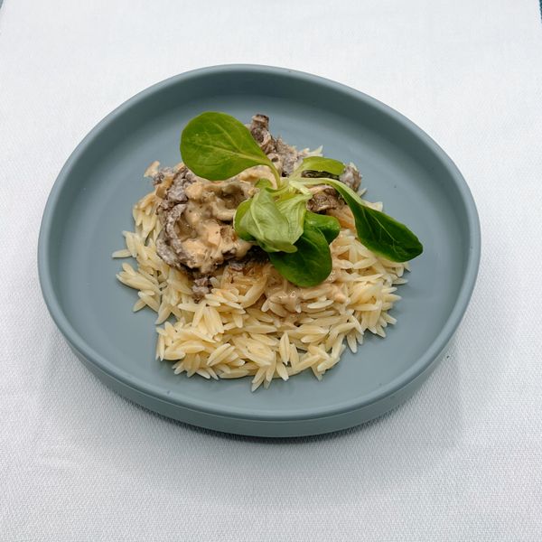 Lövbiffrullar med gräddsås