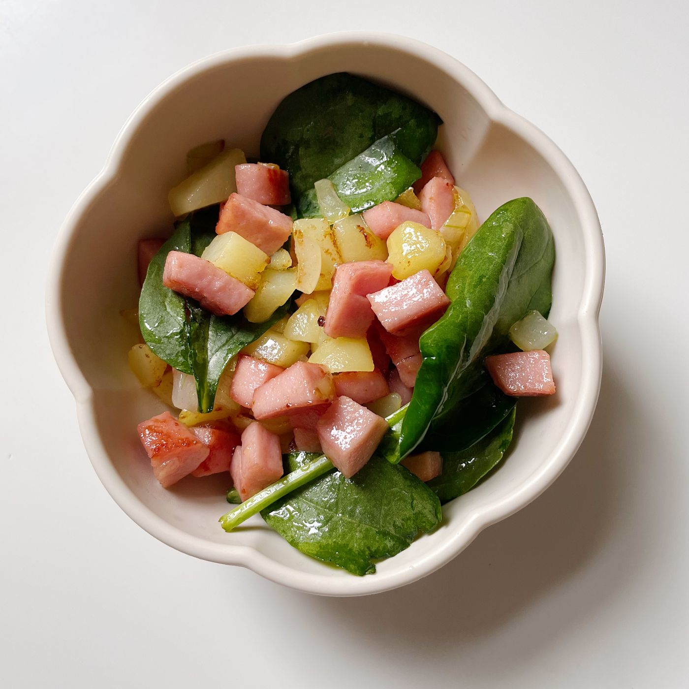 Pyttipanna på falukorv