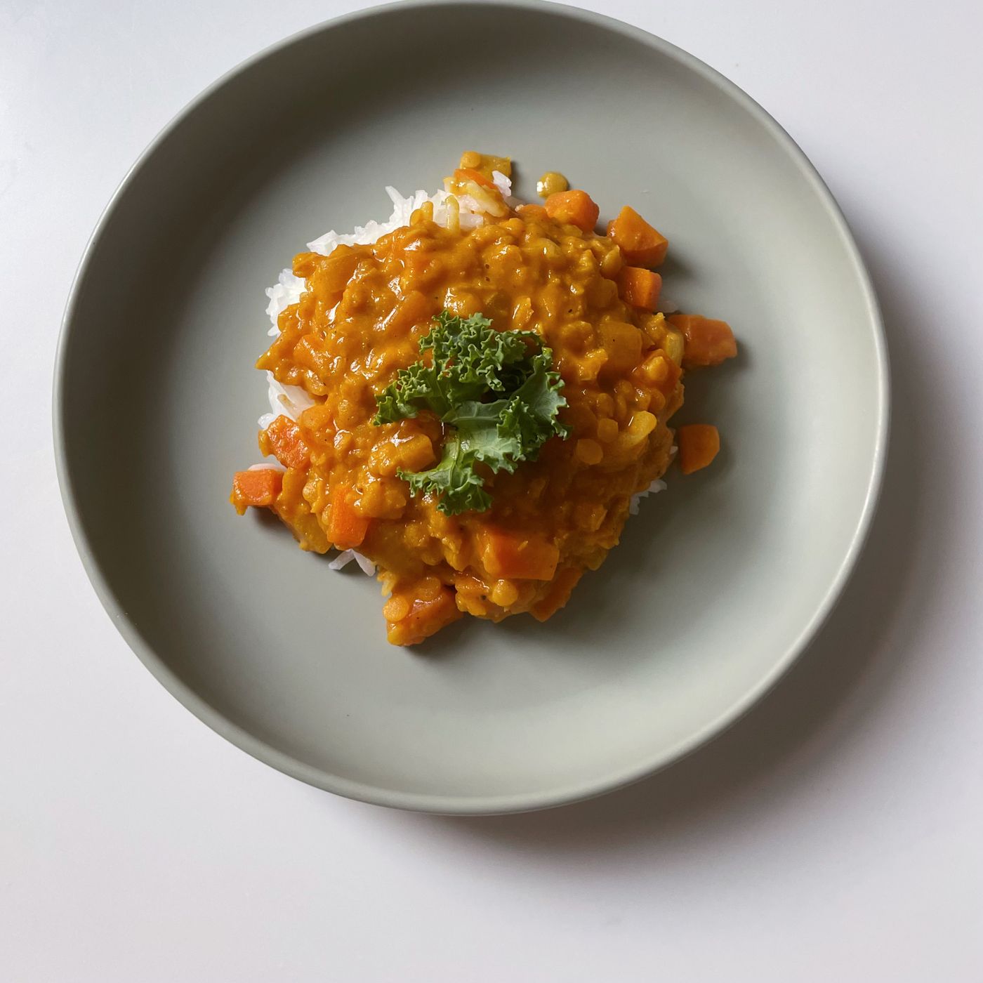 Linsgryta med kokos och sötpotatis