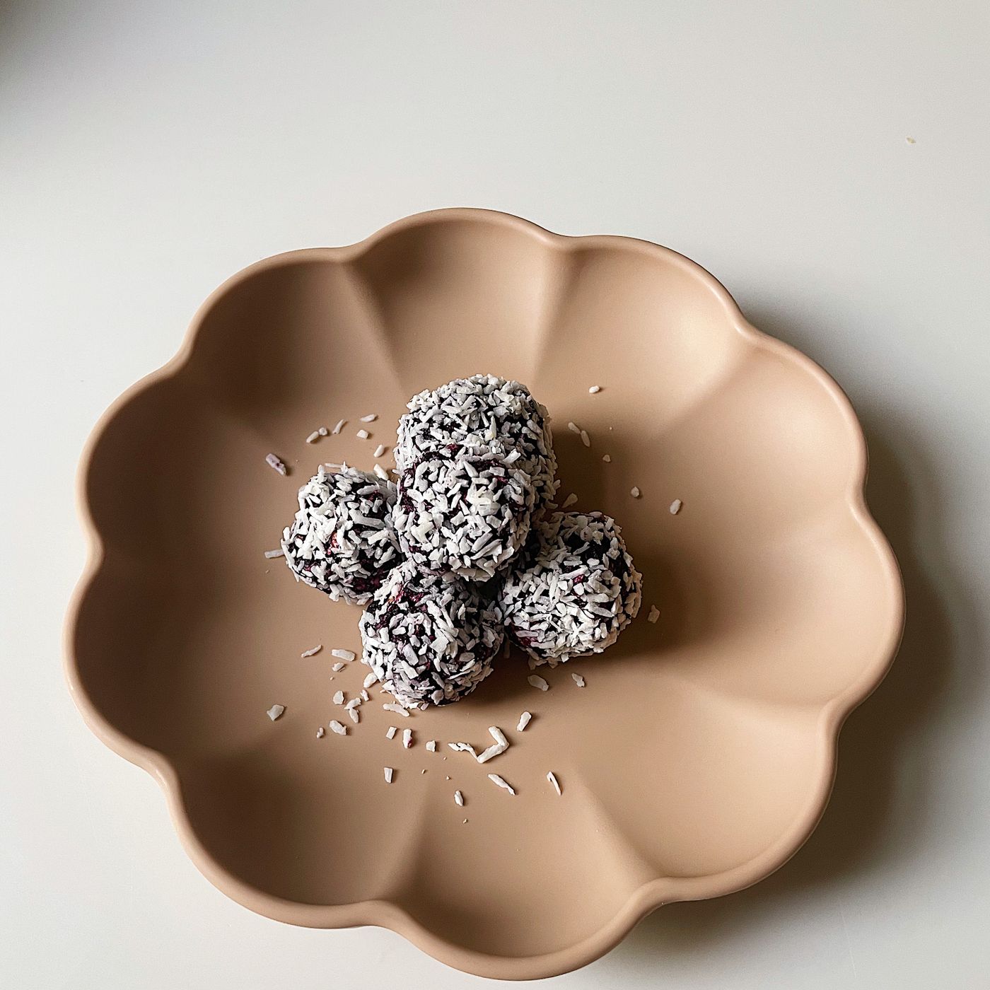 Blåbärsbollar med mandel