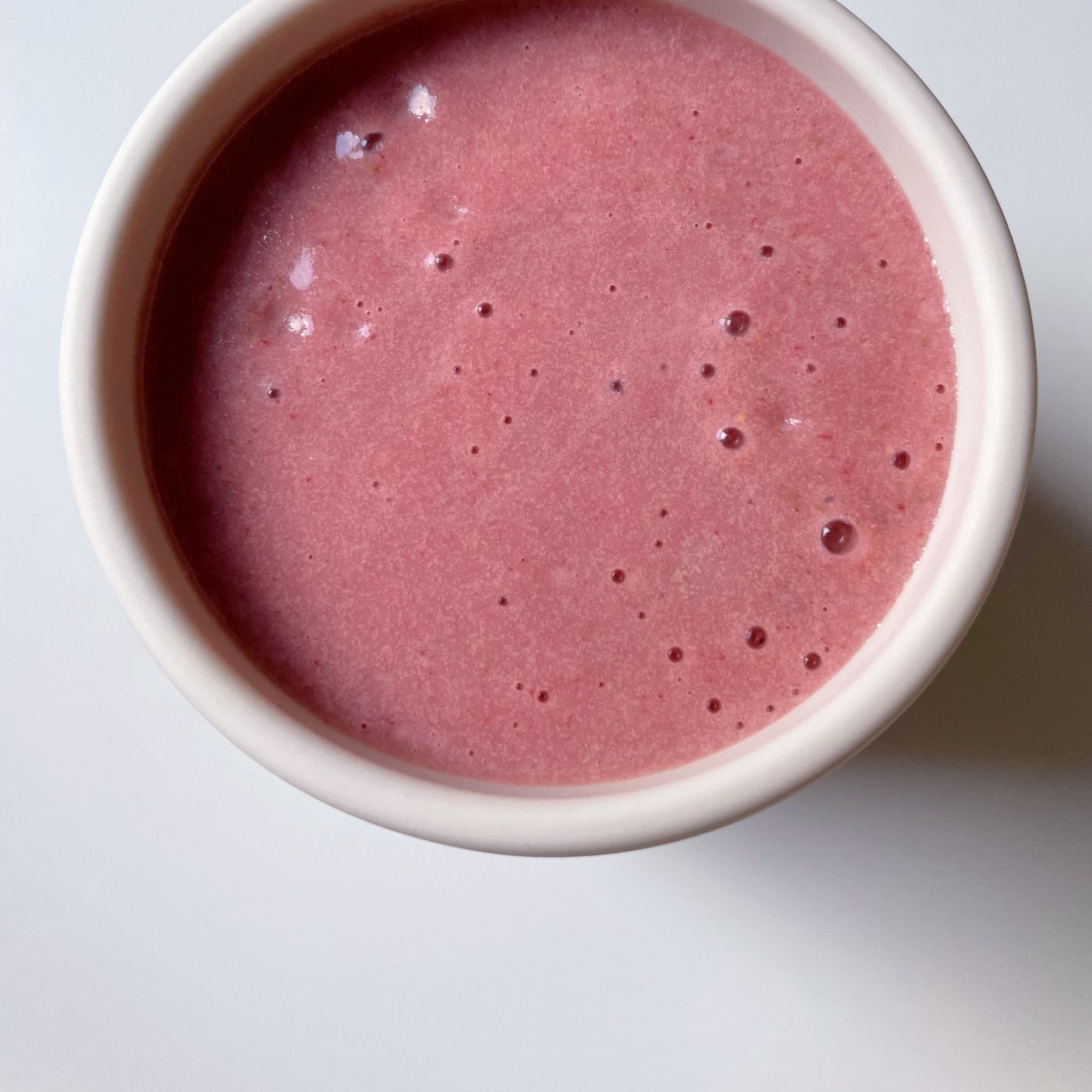 Smoothie med jordgubbar och gröna ärtor