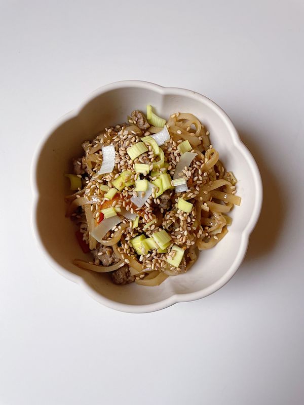 Asiatisk spaghetti med köttfärs