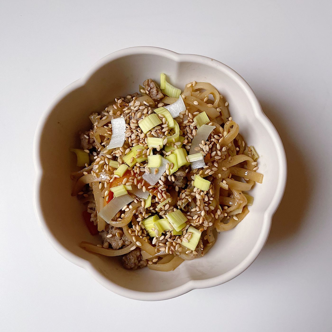 Asiatisk spaghetti med köttfärs