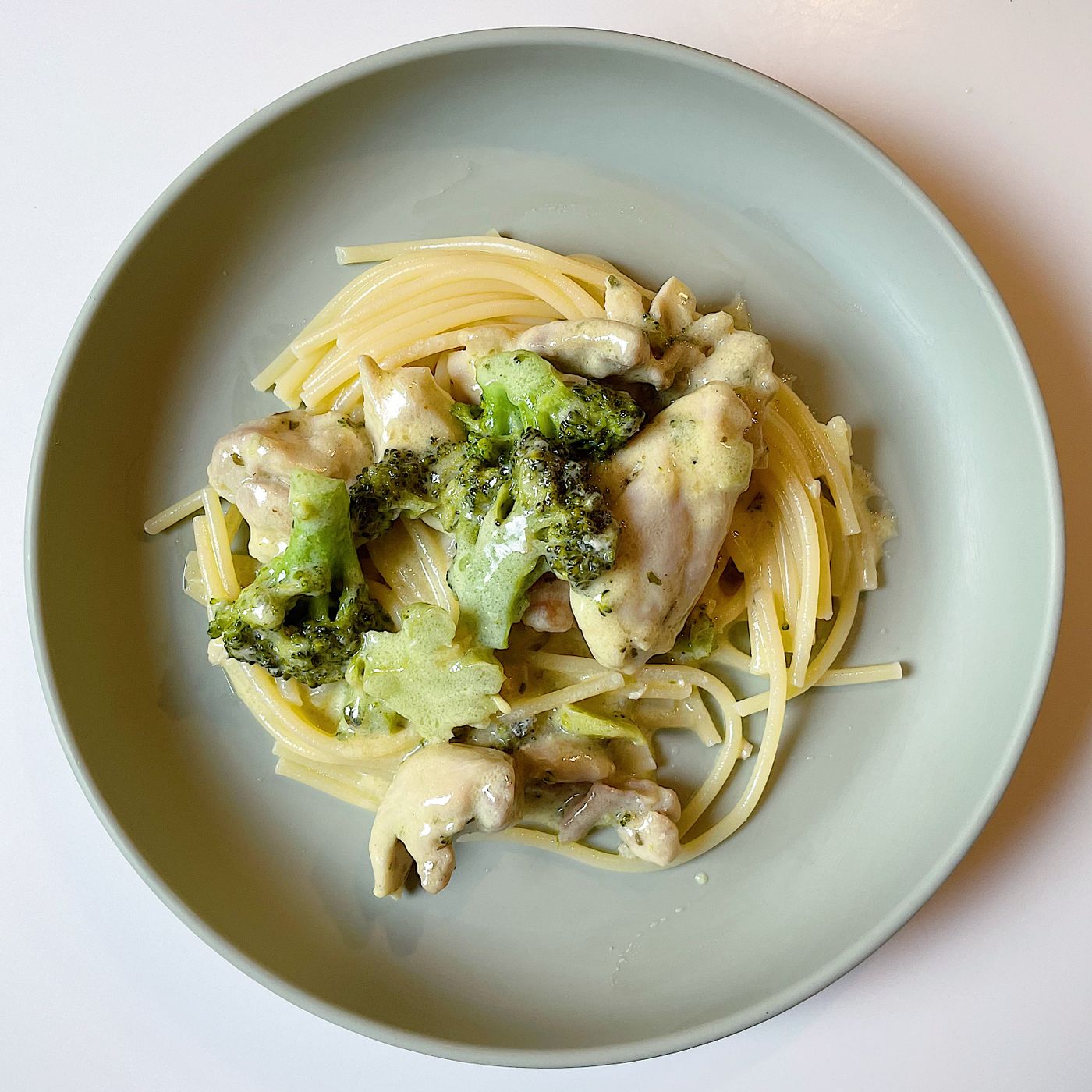 Kyckling- och broccolipasta