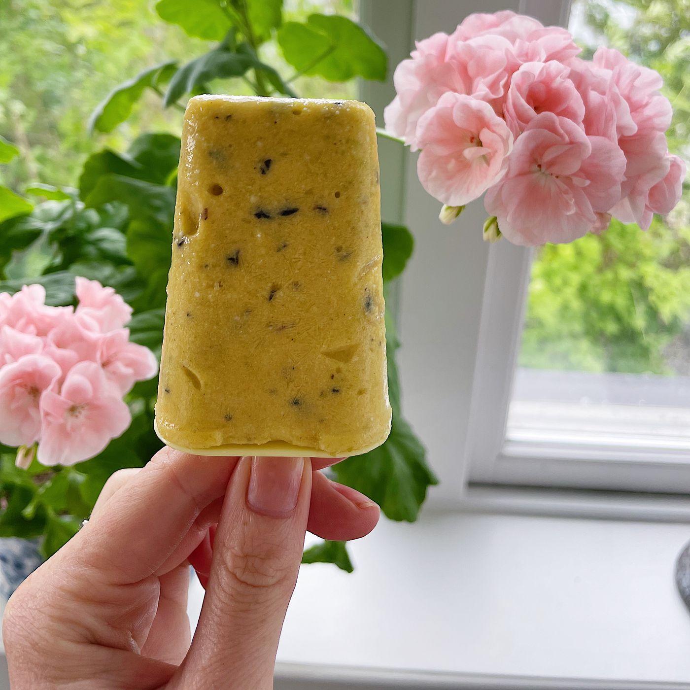 Tropisk glass boostad med gröna ärtor