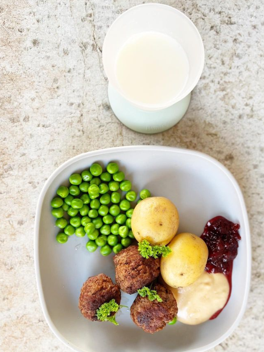 Svenska köttbullar med gräddsås