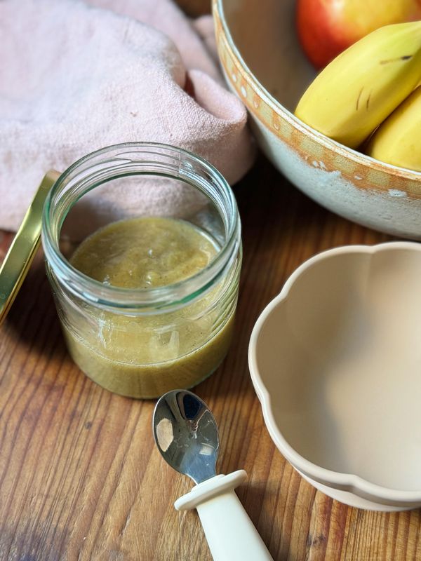 Rabarbersylt med vanilj och kardemumma