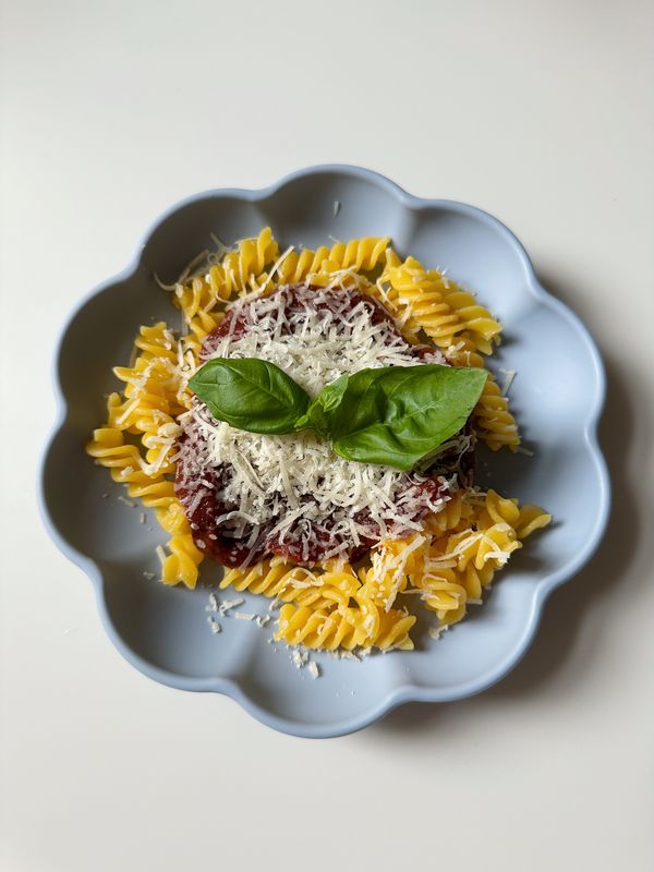 Järnberikad och snabb pasta med tomatsås